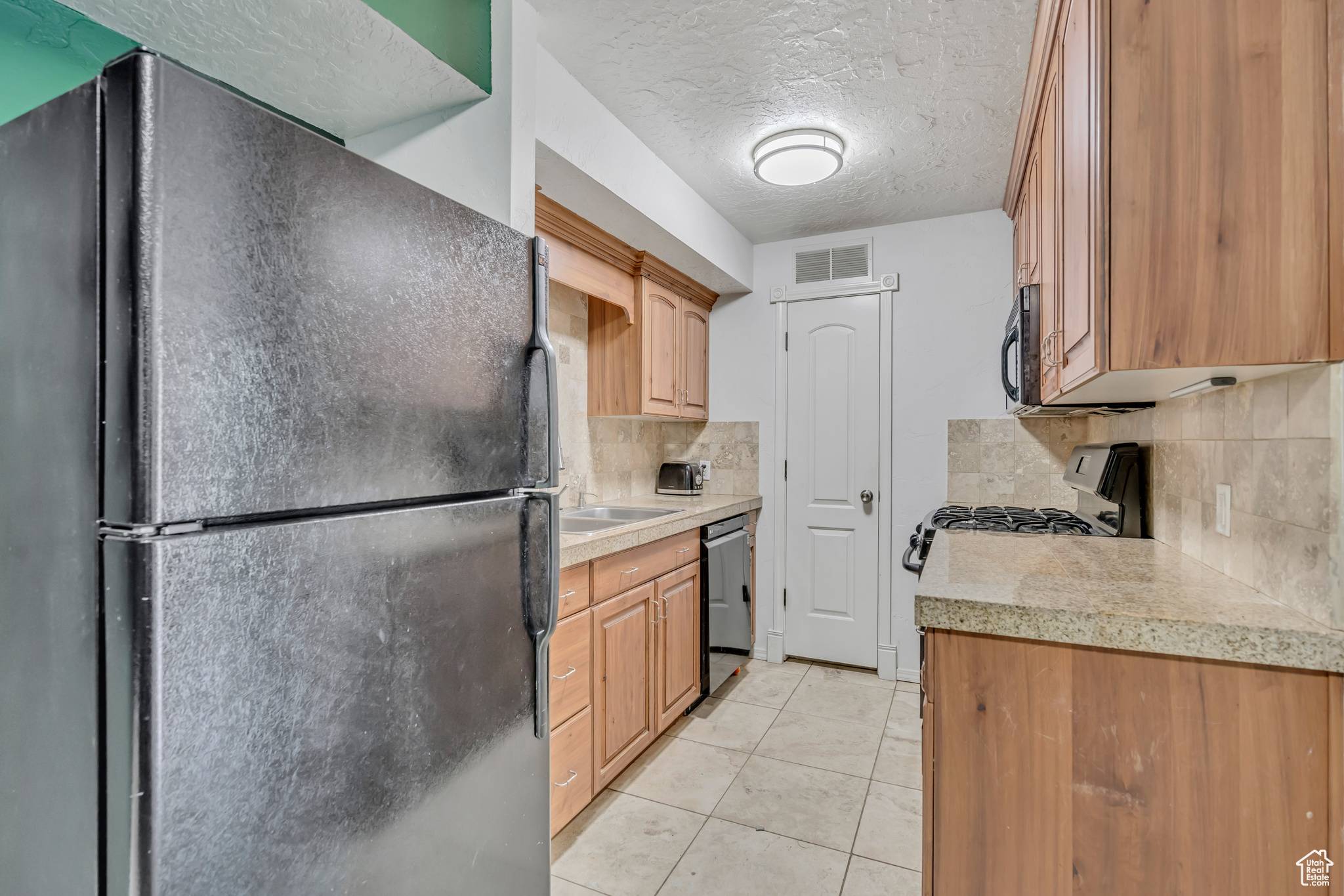 Murray, UT 84107,5327 S 560 E #F