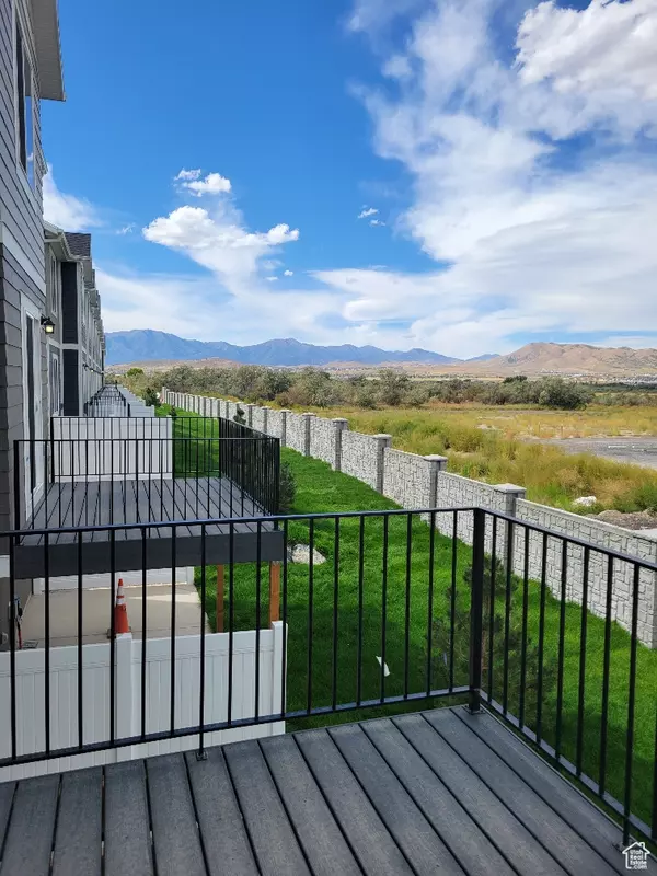 Saratoga Springs, UT 84045,884 E SAND DOLLAR WAY #2332