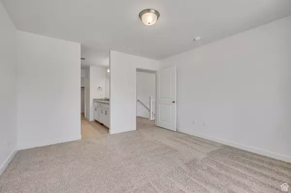 West Jordan, UT 84081,6852 S MT MEEK DR #213