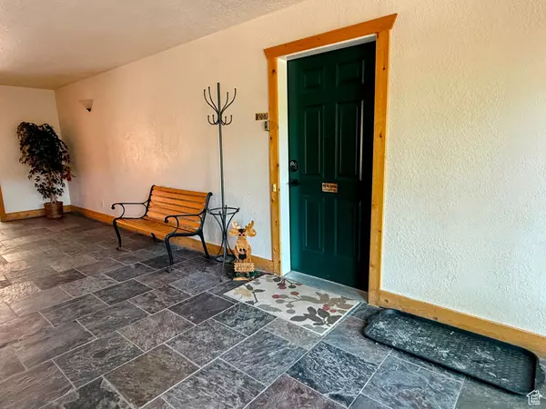 Eden, UT 84310,5060 E LAKE VIEW DR N #1108