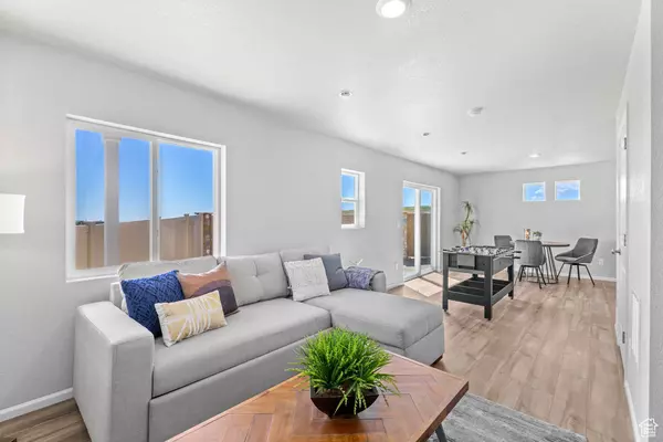 Saratoga Springs, UT 84045,352 N BROADWAY DR #1015