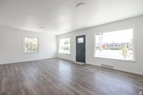 Midvale, UT 84047,434 W ALTA VIEW DR S