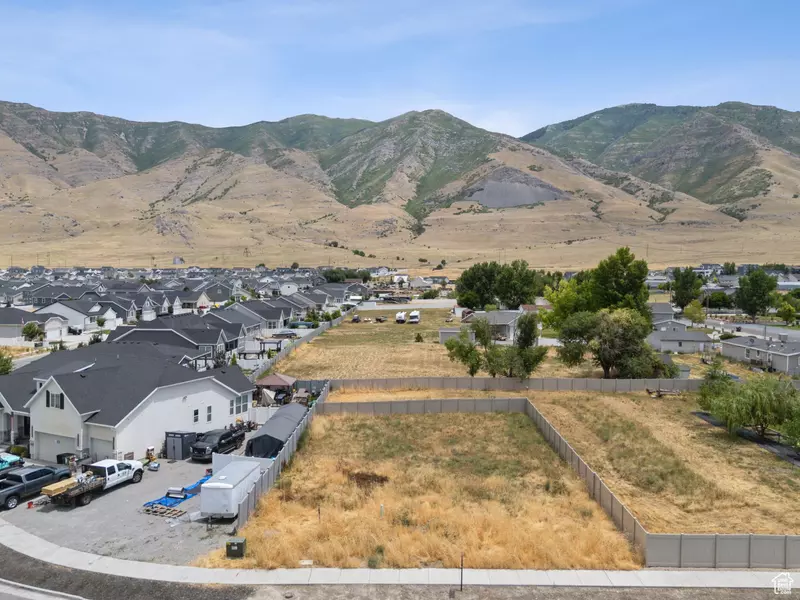 8048 N PARK LN #002, Lake Point, UT 84074