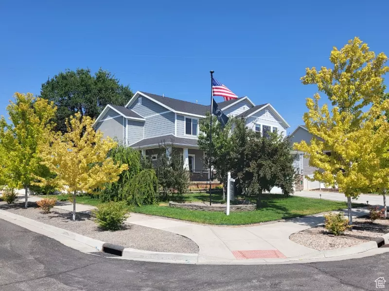 2086 W WHITE PINE DR S, Layton, UT 84041