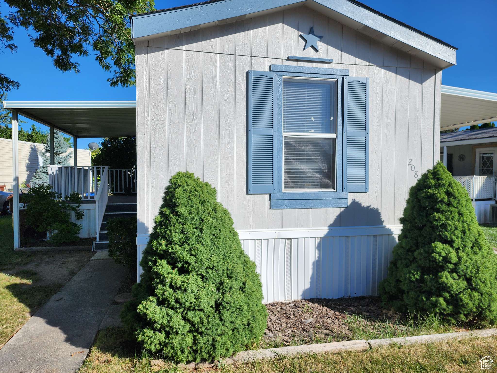208 E CRESCENTWOOD DR S, Sandy, UT 84094
