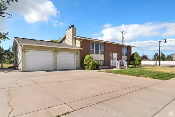 Syracuse, UT 84075,2989 W 700 S