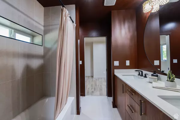 Salt Lake City, UT 84104,1105 W 700 S