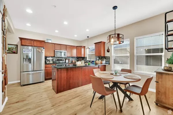 Murray, UT 84107,861 E RED SAGE LN