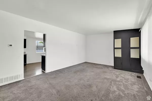 West Jordan, UT 84084,2743 W 7460 S