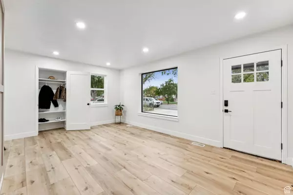 Salt Lake City, UT 84104,1043 S 1300 W