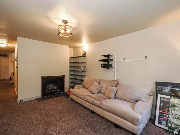 Taylorsville, UT 84129,2318 W 4220 S