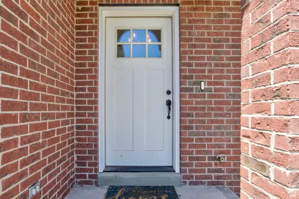 Syracuse, UT 84075,1602 DORAL DR