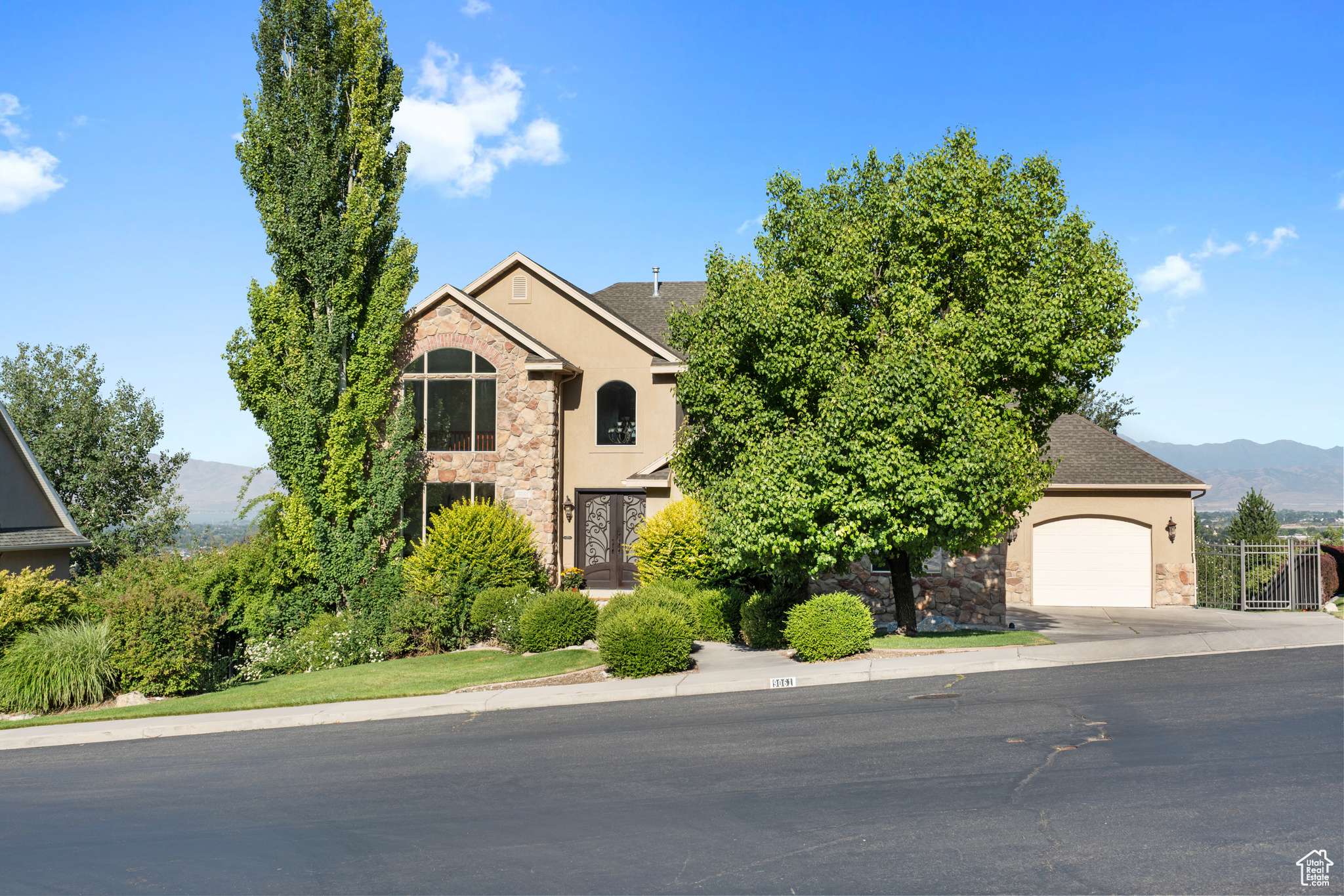 9061 N CANYON HEIGHTS DR, Cedar Hills, UT 84062