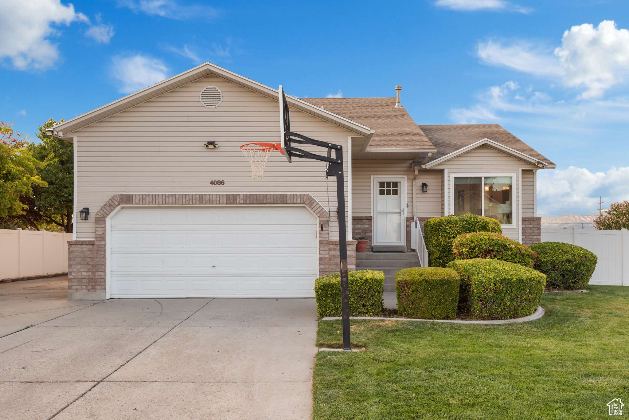 4086 W WIND RIVER DR, West Jordan, UT 84088