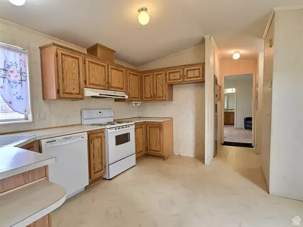 Vernal, UT 84078,4457 S VERNAL AVE S