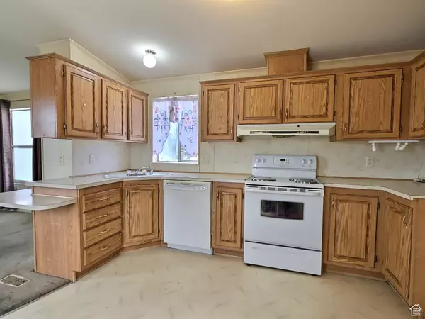 Vernal, UT 84078,4457 S VERNAL AVE S