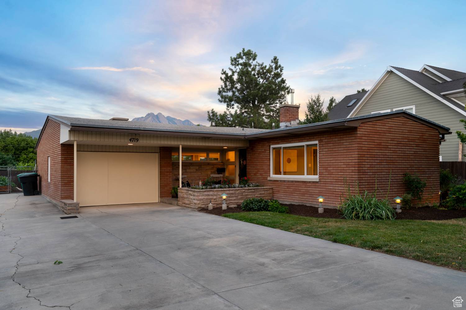 4719 S RAINBOW DR, Murray, UT 84107