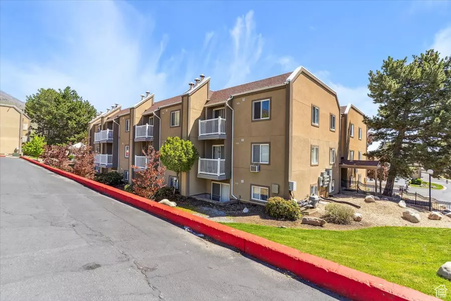 5630 S MEADOW LN E #175, South Ogden, UT 84403