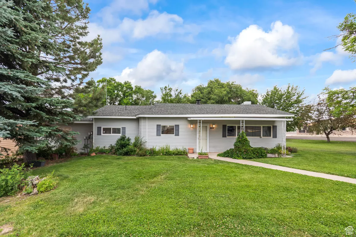 Bicknell, UT 84715,20 S 200 W