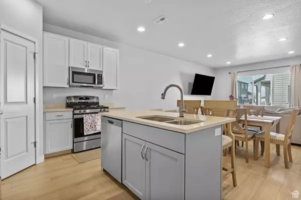 West Haven, UT 84401,3338 W 3745 S