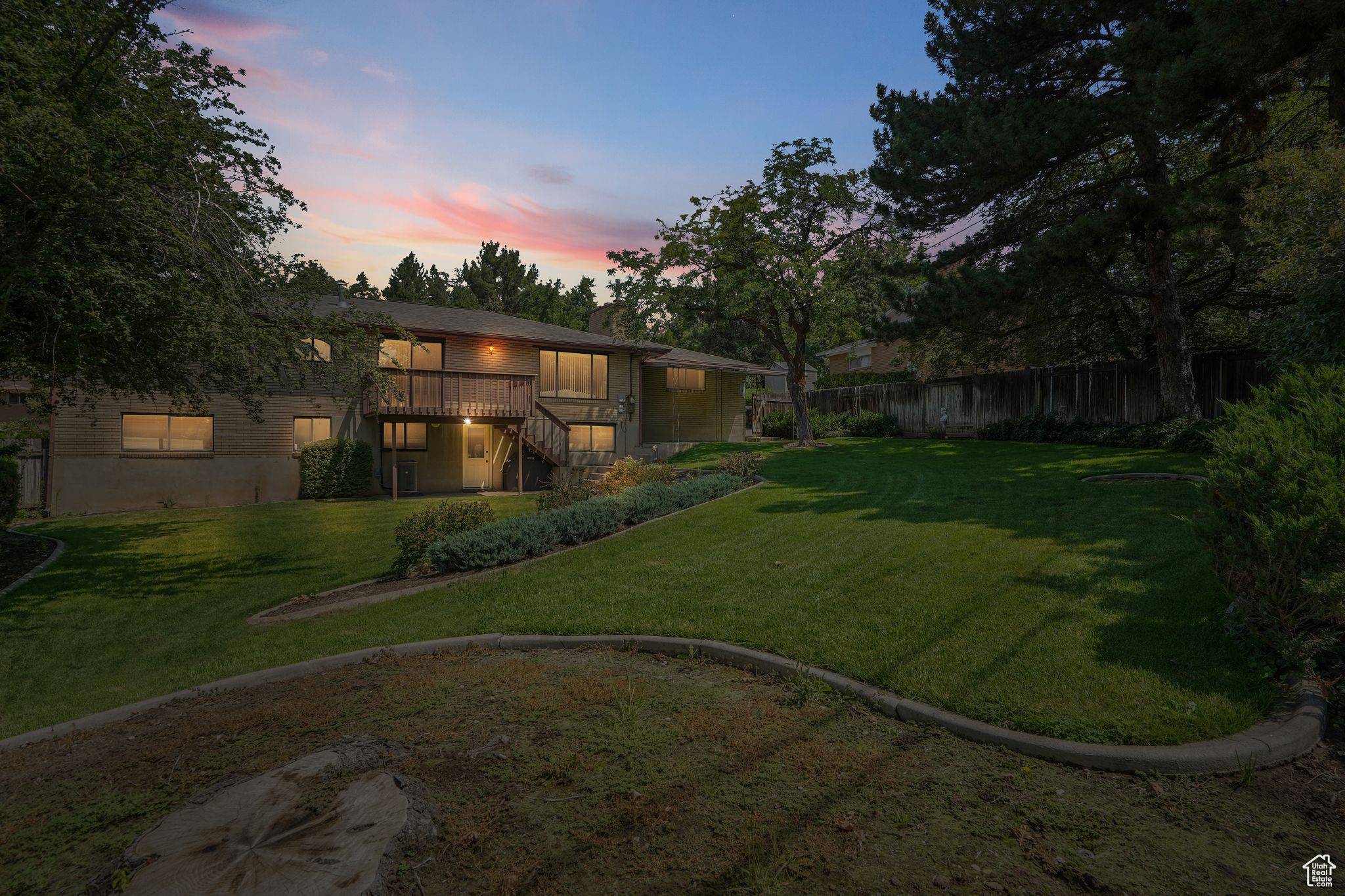 Salt Lake City, UT 84121,2572 E NANTUCKET DR
