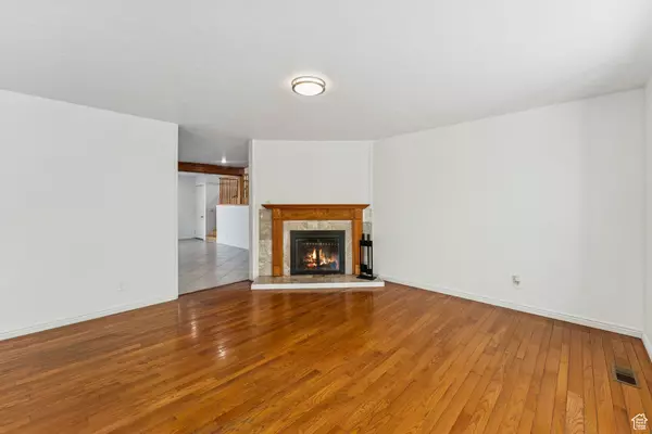 Sandy, UT 84070,203 E KRISTIN DR S