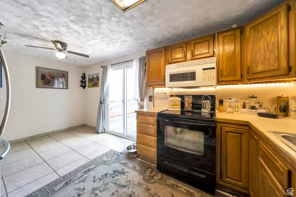 West Valley City, UT 84120,4882 W KATHLEEN AVE S