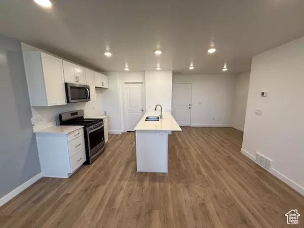 Lehi, UT 84043,882 N 3490 W