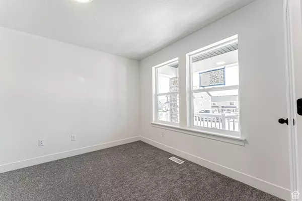 Saratoga Springs, UT 84045,949 N BANNER DR #605