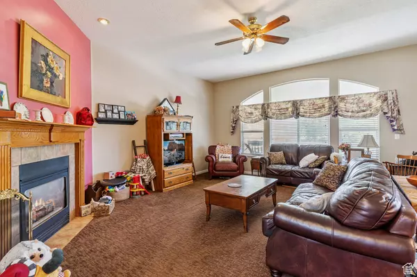 Syracuse, UT 84075,1317 W 2275 S