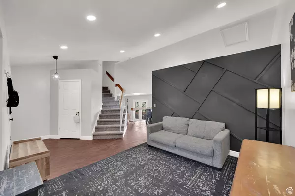 Layton, UT 84041,914 E 625 S