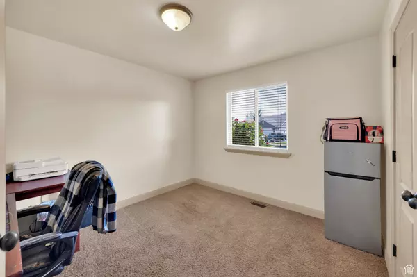 Eagle Mountain, UT 84005,4609 E SILVER CREEK WAY