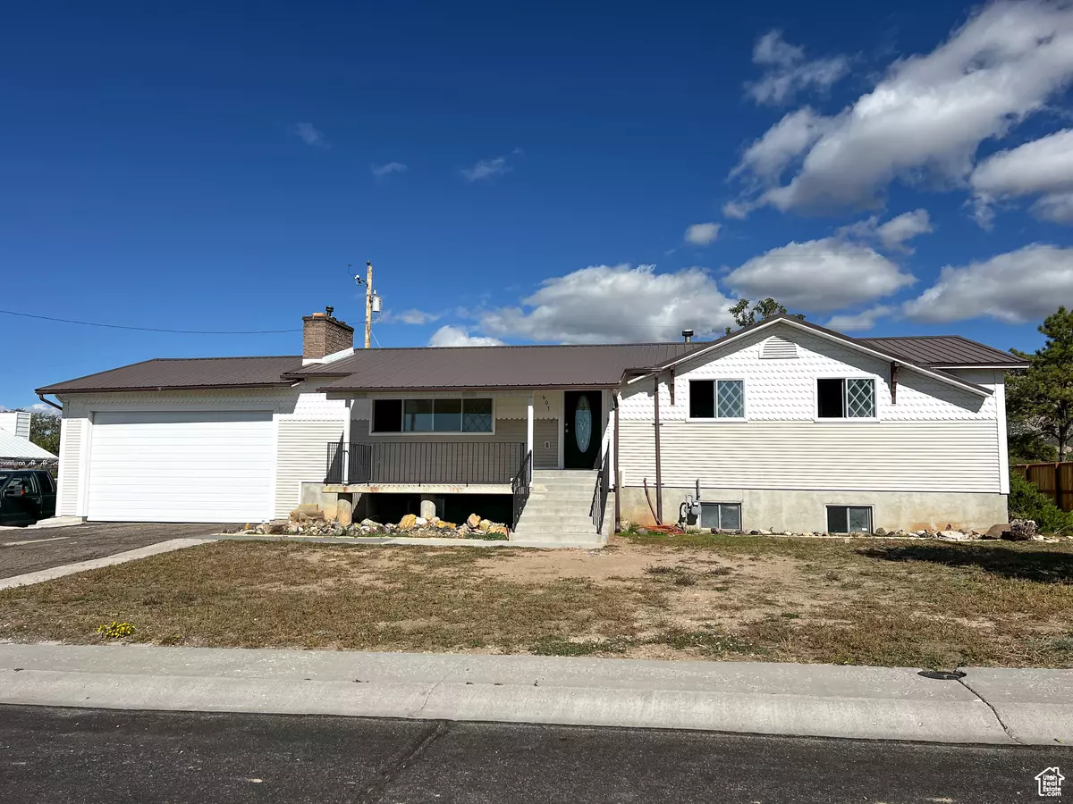East Carbon, UT 84520,607 E GENEVA