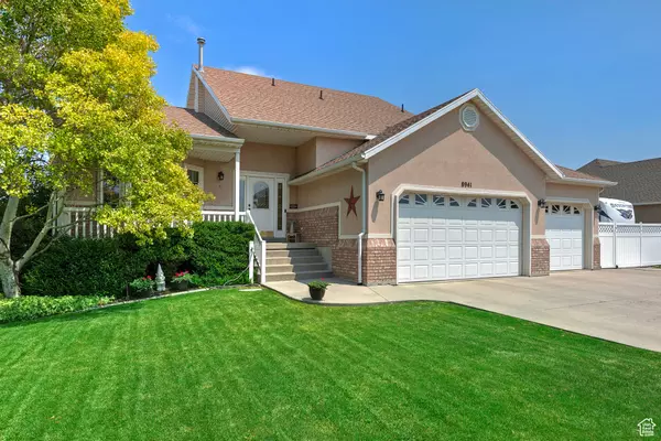 8941 S SUN LEAF DR, West Jordan, UT 84088