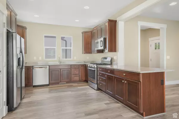 Lehi, UT 84043,565 E 3375 N