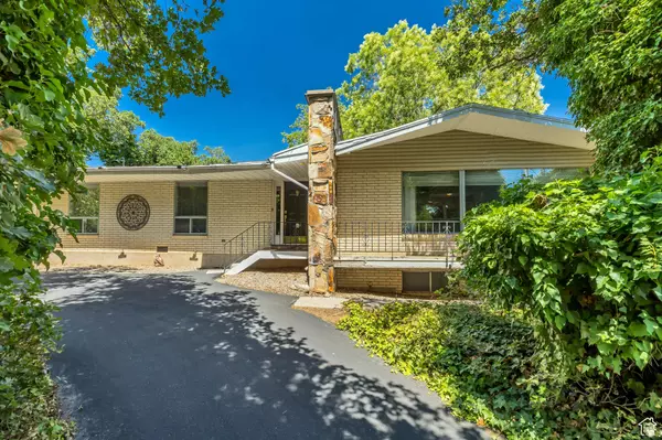 2342 E COMBE RD S, Uintah, UT 84403