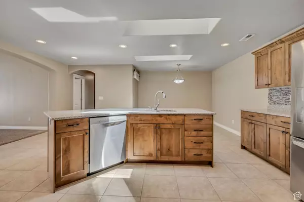 Syracuse, UT 84075,2979 S 1900 W