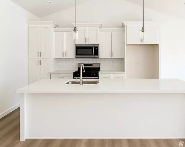 Midvale, UT 84047,7376 S DEWMAR CT W #37