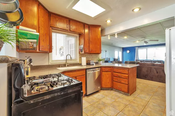 Bountiful, UT 84010,662 E 1200 N