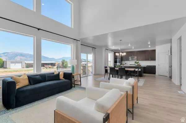 Ogden, UT 84404,4230 W 1575 S #305