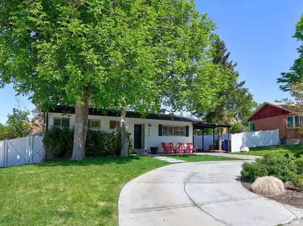4546 S SUNCREST DR, Holladay, UT 84117