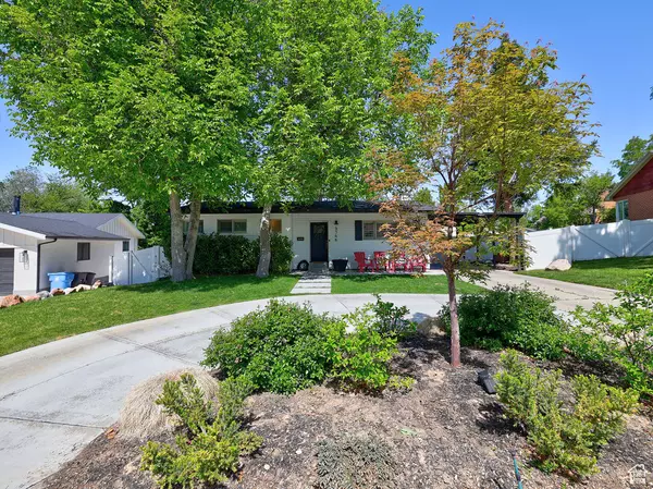 4546 S SUNCREST DR, Holladay, UT 84117