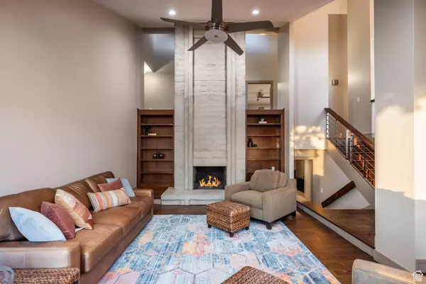 Salt Lake City, UT 84121,7937 S MOUNTAIN OAKS DR