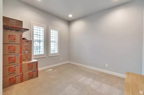 South Jordan, UT 84009,5208 W LAKE TERRACE S