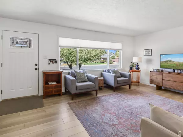 Sandy, UT 84093,9257 S QUAIL HOLLOW DR