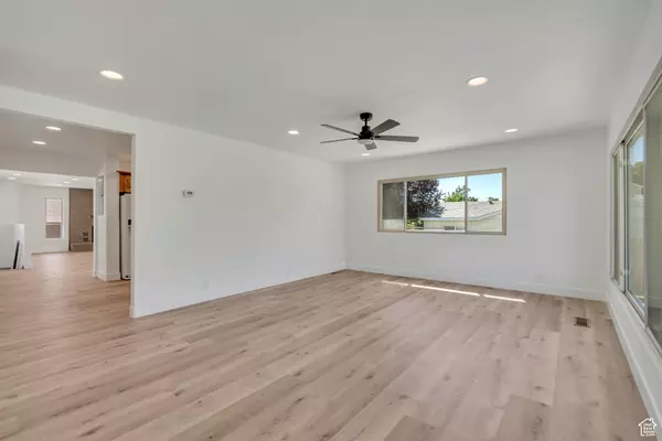 Orem, UT 84058,284 E 400 S