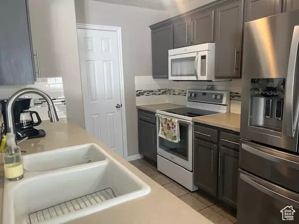 South Jordan, UT 84009,10520 S SAGE VISTA WAY