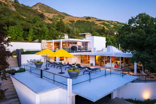 3017 E SAINT MARYS CIR, Salt Lake City, UT 84108