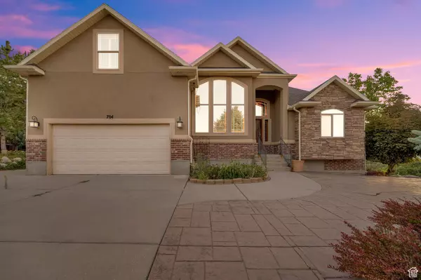 704 S DEER HOLLOW RD E, Tooele, UT 84074