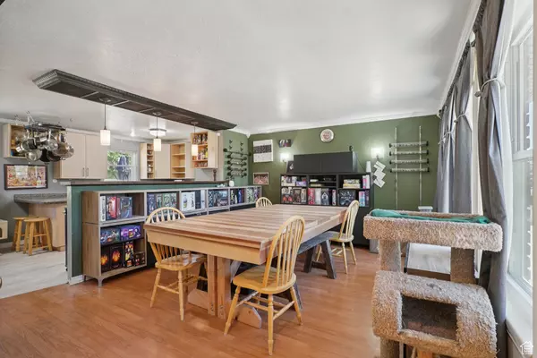 Salt Lake City, UT 84118,6137 S MIDDLEWOOD CIR W